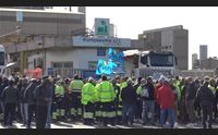 portovesme alta tensione operai bloccano la resa delle materie prime