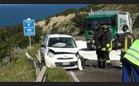 castelsardo si scontrano un camion e due auto un morto e un ferito