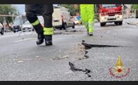 maltempo nell isola a cagliari tombini saltati danni alle strade