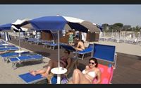 cagliari al poetto prezzi invariati negli stabilimenti 30 di turisti