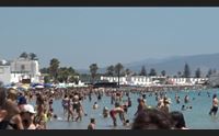 prima domenica d estate tutti al mare assalto alle spiagge dell isola