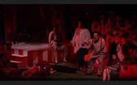 sassari i pagliacci in piazza italia successo per la lirica fuori dal teatro