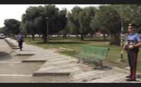 uta spari al parco caccia all autore del duplice tentato omicidio