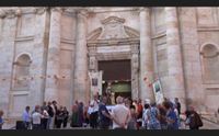 cagliari la festa di sant anna processione fra i tavolini del corso