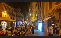 shopping sotto le stelle a cagliari pochi affari commercianti delusi