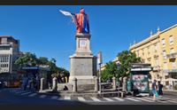 ferragosto a cagliari la citt non si svuota grazie ai turisti