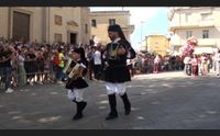 nuoro la magia dei costumi folla per la sfilata del redentore