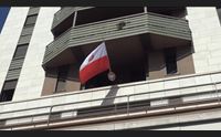 cagliari le presidenziali in polonia fila di elettori in piazza unione sarda