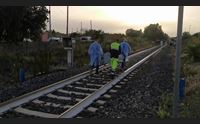 oristano investito dal treno a sil muore un anziano di 78 anni