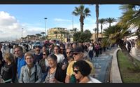 4 novembre cagliari blindata i cittadini dietro le transenne