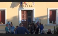 scuola l isola dice no ai tagli nuoro chiede una legge regionale