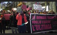 nuoro in migliaia per un coro per ogni donna offesa tutti parte lesa
