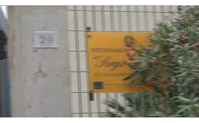 capoterra coltellata fuori dalla scuola 15enne gravissimo in ospedale