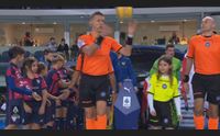 cagliari natale amaro per i rossoblu il verona ringrazia e vince 2 0