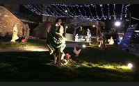 stintino un presepe a grandezza naturale sulle banchine del porto minori