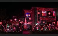 domusnovas case addobbate per il natale giochi di luce e musica