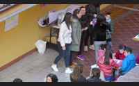 scuola seui feliziani nessuna chiusura continua il presidio dei genitori