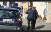 santa giusta carabiniere sventa rapina in banca un arresto