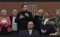 salvini all attacco dei 5 stelle e prenota sindaco di cagliari alla lega