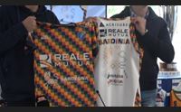 dinamo domenica contro bologna sardinia day con la maglia speciale