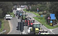 sulcis corteo di trattori e artigiani tuteliamo le campagne
