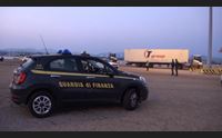 olbia controlli al porto la finanza recupera un carico di cocaina