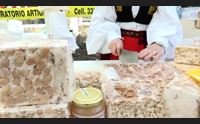 torrone oro di tonara boom di visitatori per la sagra