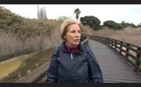 cagliari il rosso dell acqua che piace a terramaini pigmento delle alghe