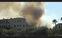 elmas incendio vicino alla stazione paura e trasporti nel caos