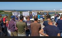 crisi della pesca marinerie dell oristanese uite marceremo su cagliari