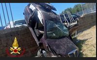 thiesi fuori strada con l auto 22enne muore alle porte del paese
