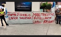 sogaer tensione in aeroporto protesta dei lavoratori sul contratto