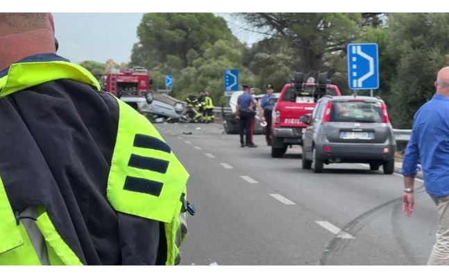 musei schianto sulla statale 130 scontro tra due auto tre i feriti
