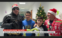 iglesias batman tra le corsie di ospedale per regalare un sogno ai bambini