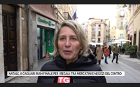 natale a cagliari rush finale per i regali tra mercatini e negozi del centro