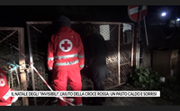 il natale degli invisibili l aiuto della croce rossa un pasto caldo e sorrisi