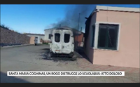 santa maria coghinas un rogo distrugge lo scuolabus atto doloso