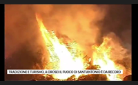 tradizione e turismo a orosei il fuoco di sant antonio da record