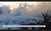 selargius fuoco e fiamme nella maxi discarica abusiva di gomme usate