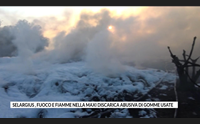 selargius fuoco e fiamme nella maxi discarica abusiva di gomme usate