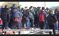 rivolta degli studenti a siniscola salta la lezione di una banca sull eolico