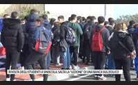 rivolta degli studenti a siniscola salta la lezione di una banca sull eolico