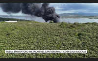 olbia spaventoso incendio nel cantiere nautico di cala saccaia