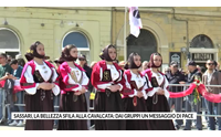 sassari la bellezza sfila alla cavalcata dai gruppi un messaggio di pace