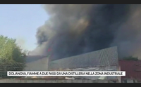dolianova fiamme a due passi da una distilleria nella zona industriale