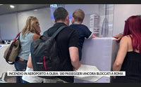 incendio in aeroporto a olbia 180 passeggeri ancora bloccati a roma