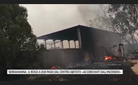 serramanna il rogo a due passi dal centro abitato accerchiati dall incendio