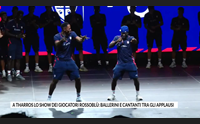 a tharros lo show dei giocatori rossobl ballerini e cantanti tra gli applausi