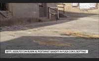 bitti assalto con ruspa al postamat banditi in fuga con il bottino