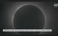 domani lo spettacolo dell eclissi di luna il cielo si tinge di rosso